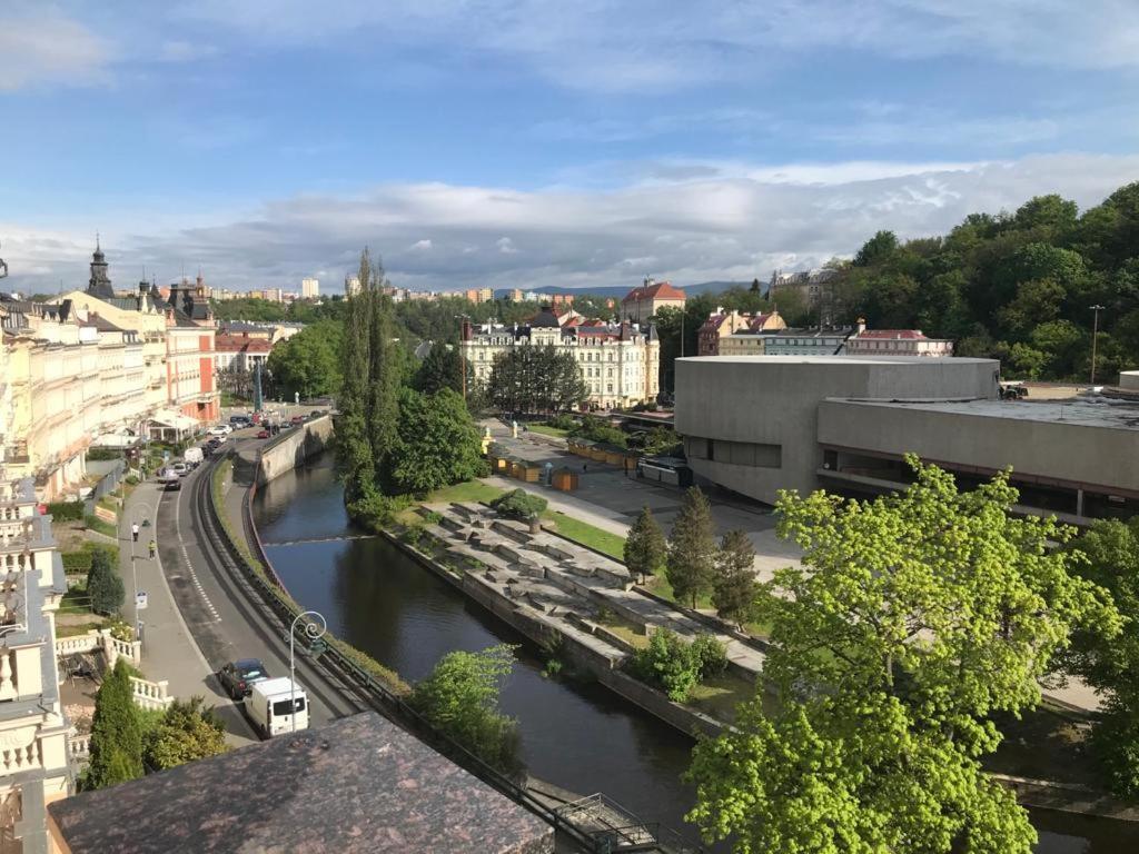 Apartamento Rezidence Beethoven Karlovy Vary Exterior foto