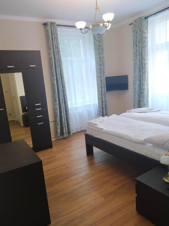 Apartamento Rezidence Beethoven Karlovy Vary Exterior foto