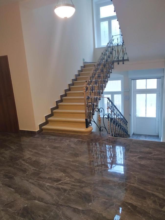 Apartamento Rezidence Beethoven Karlovy Vary Exterior foto