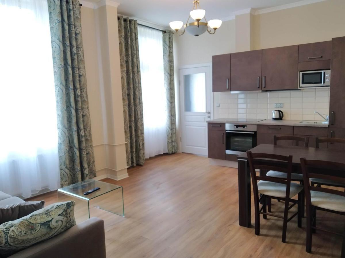 Apartamento Rezidence Beethoven Karlovy Vary Exterior foto