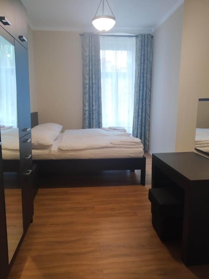 Apartamento Rezidence Beethoven Karlovy Vary Exterior foto