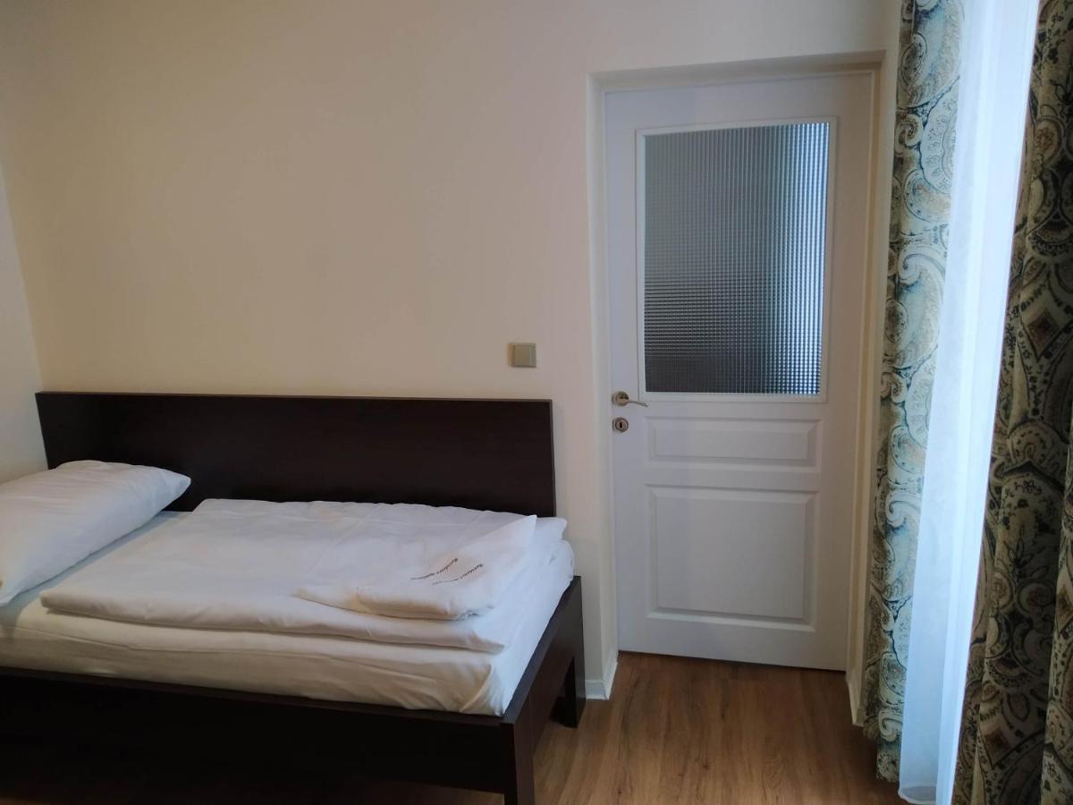 Apartamento Rezidence Beethoven Karlovy Vary Exterior foto